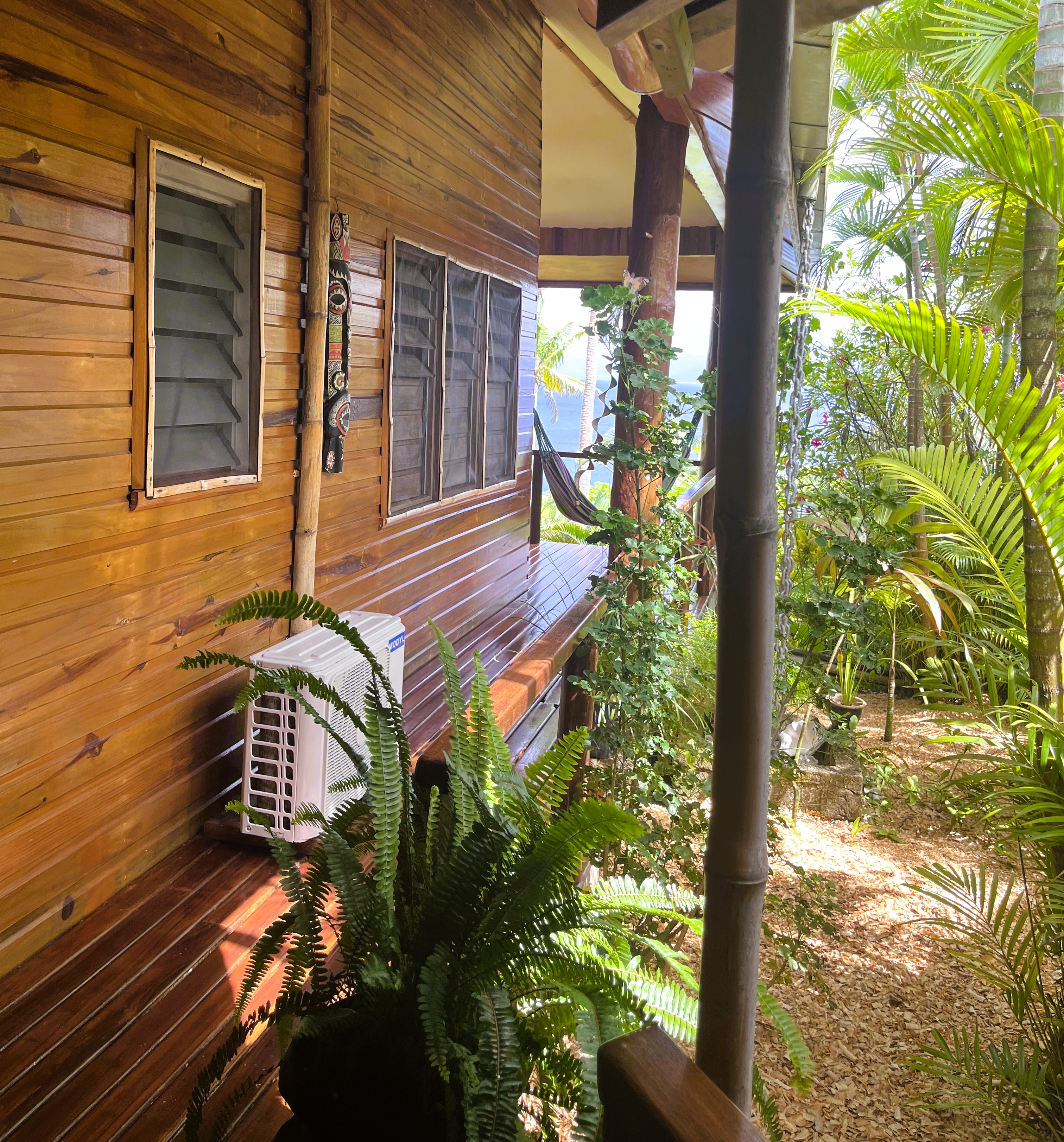 Bamboo Queen tropical setting